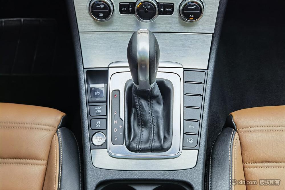 Volkswagen CC 2015 1.8TSI Luxury – фото 15