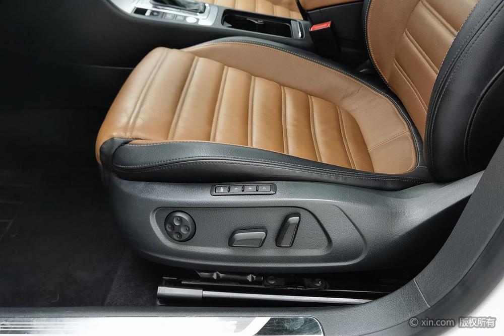 Volkswagen CC 2015 1.8TSI Luxury – фото 18