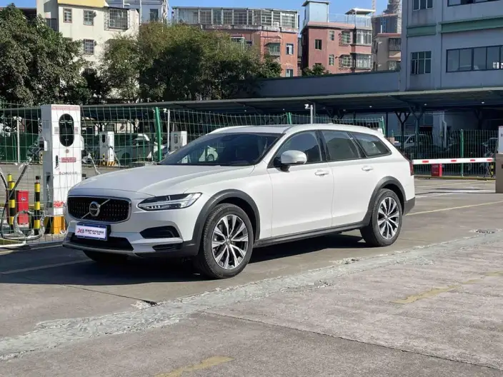 Volvo V90 2024 Model Cross Country B5 AWD Zhiyuan Edition