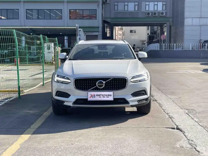 Volvo V90 2024 Model Cross Country B5 AWD Zhiyuan Edition