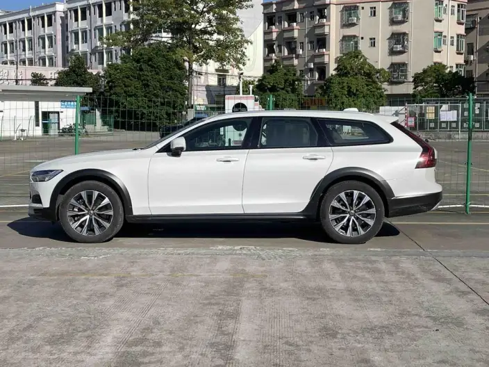 Volvo V90 2024 Model Cross Country B5 AWD Zhiyuan Edition
