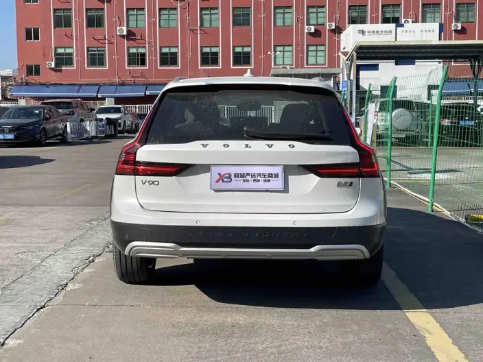 Volvo V90 2024 Model Cross Country B5 AWD Zhiyuan Edition – фото 5