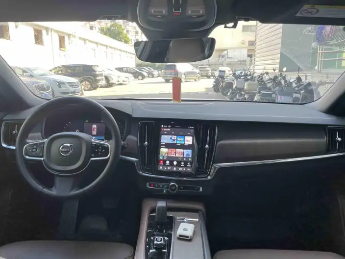 Volvo V90 2024 Model Cross Country B5 AWD Zhiyuan Edition – фото 10