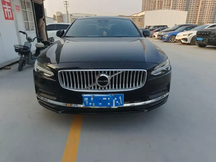 Volvo S90 2024 Model B5 Smart Range Deluxe Edition