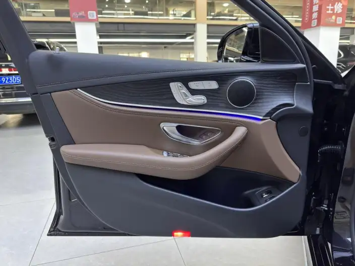 Mercedes-Benz E-Class PHEV 2022 Model Facelift II E 350 e L Sports sedan – фото 7