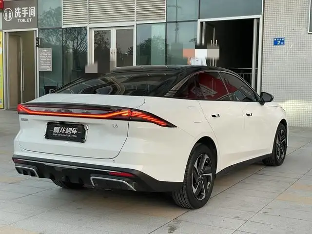 Geely Galaxy L6 2023 Model 1.5T DHT 60km PLUS – фото 5