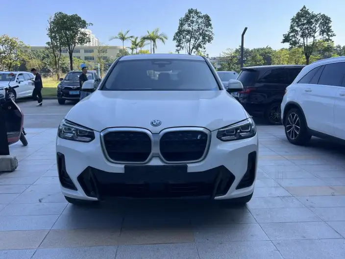 BMW iX3 2022 Model Facelift Leading Model – фото 2