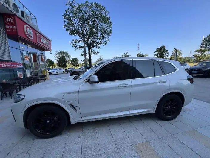 BMW iX3 2022 Model Facelift Leading Model – фото 3