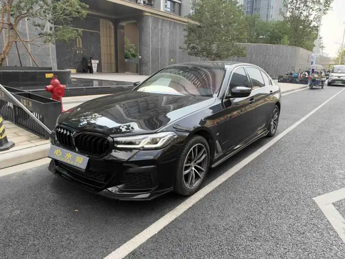 BMW 5 Series 2022 Model Facelift II 525Li M Sports Set – фото 1