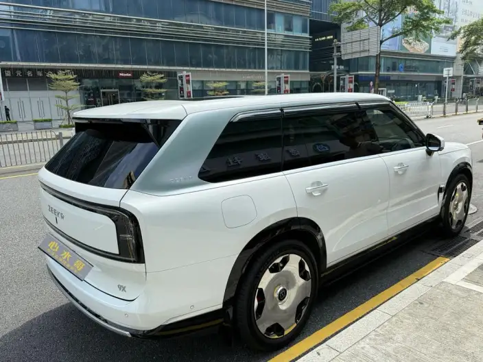 ZEEKR 9X 2025 Model Hyper Edition 70kWh VI seat