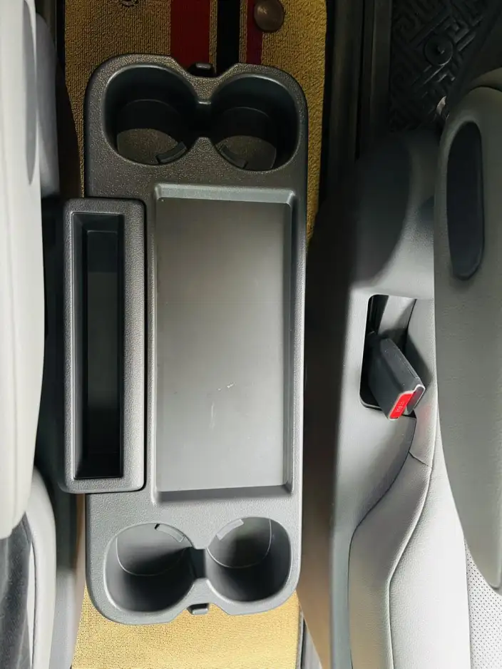 Toyota Sienna 2023 Model Hybrid 2.5L Deluxe Edition – фото 10