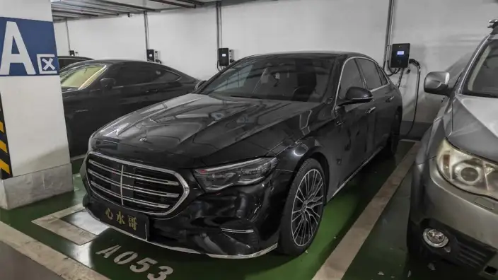 Mercedes-Benz E-Class 2025 Model E 300 L Noble Model sedan – фото 1