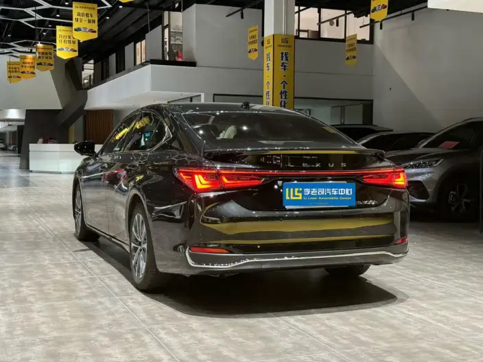 Lexus ES 2025 Model 300h Premium