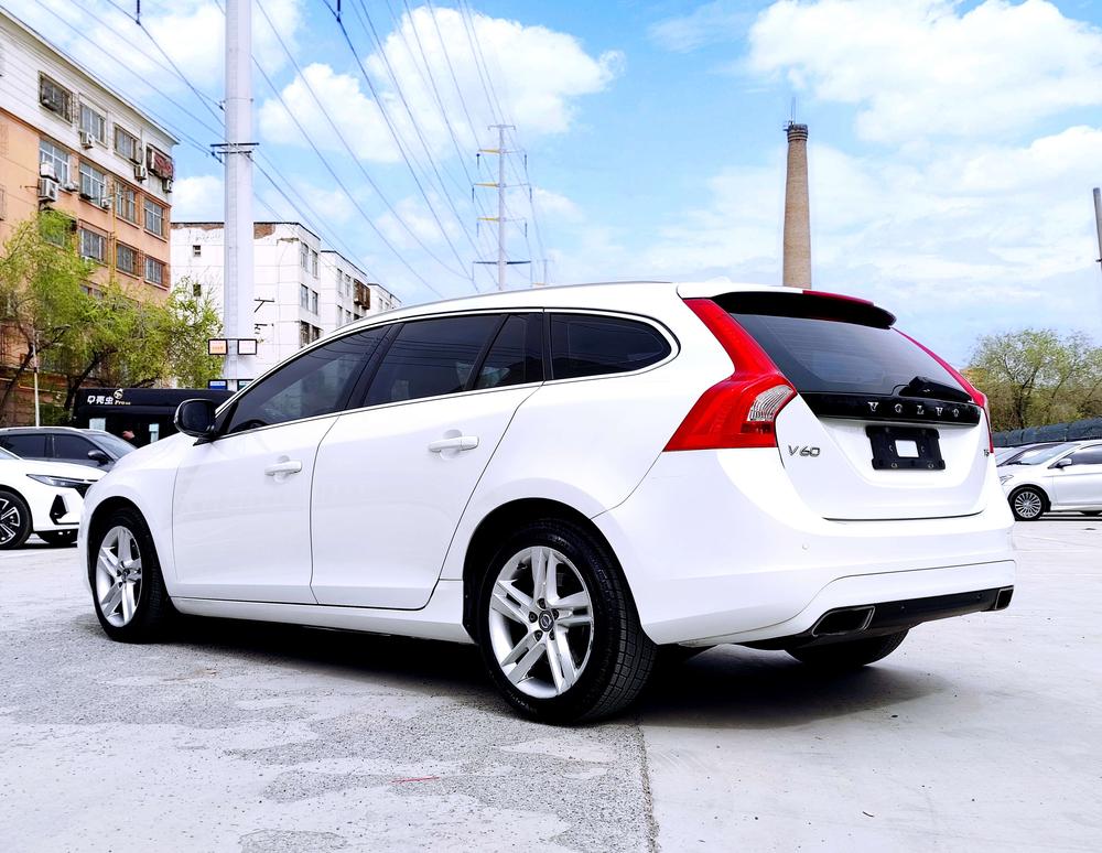 Volvo V60 2015 T5 Smart Elegant – фото 4