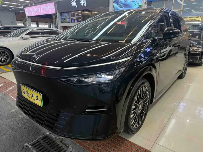 XPeng X9 2025 Model EV 740 Ultra-long Endurance Max