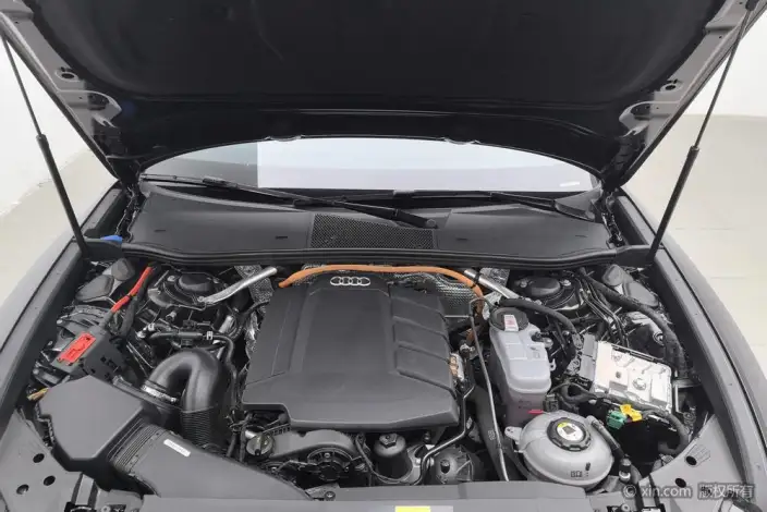 Audi A6L PHEV 2022 Model 55 TFSI e quattro – фото 5