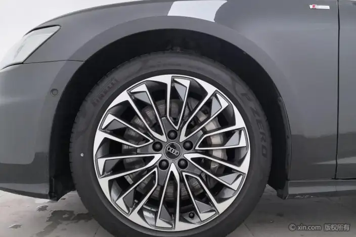 Audi A6L PHEV 2022 Model 55 TFSI e quattro – фото 8