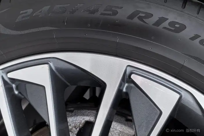 Audi A6L PHEV 2022 Model 55 TFSI e quattro – фото 9
