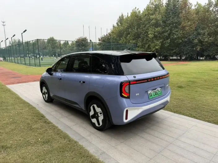 Arcfox Kaola 2023 Model Family Edition Pro – фото 5