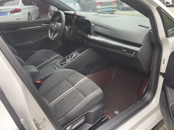 Volkswagen Golf 2021 Model 280TSI DSG R-Line – фото 8