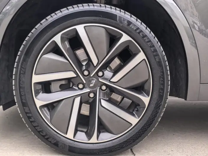 Li Auto L9 2022 Model Max Edition – фото 7