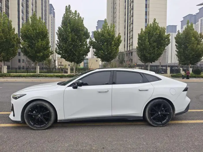 Changan UNI-V 2023 Model 1.5T Noble Model