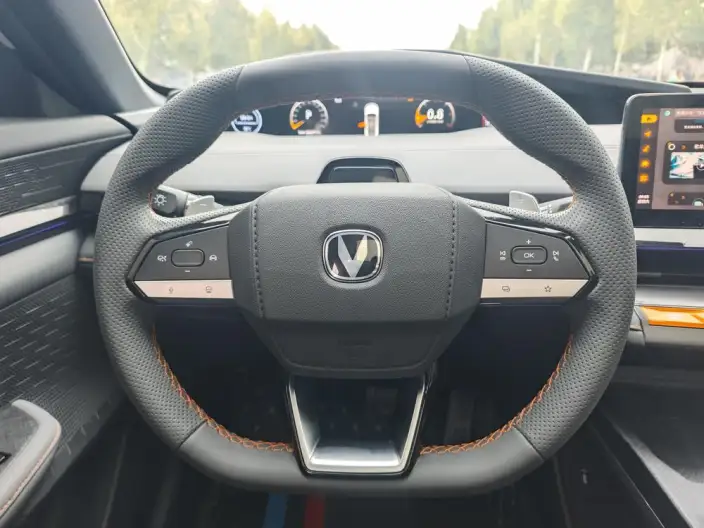 Changan UNI-V 2023 Model 1.5T Noble Model – фото 8