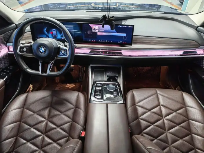 BMW 7 Series 2023 Model 735Li Luxury Set – фото 9
