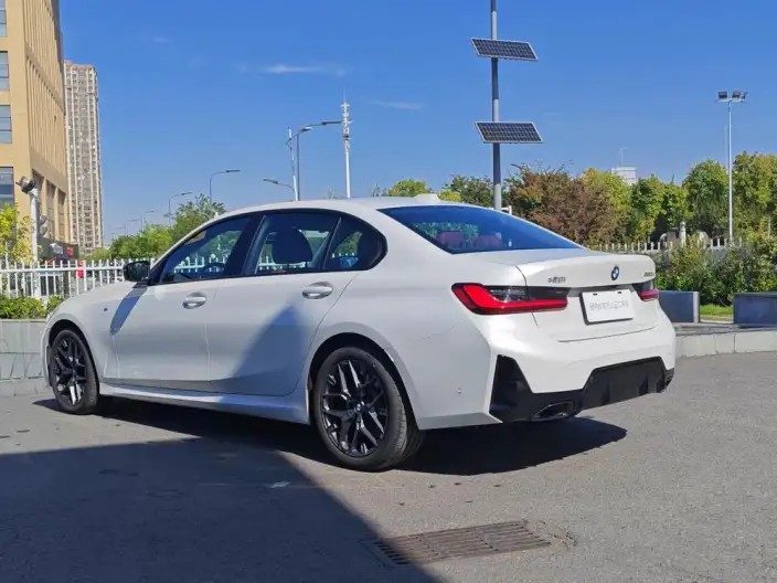 BMW 3 Series 2025 Model 330Li M Sports Night Set – фото 5