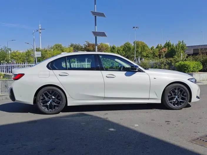 BMW 3 Series 2025 Model 330Li M Sports Night Set – фото 8