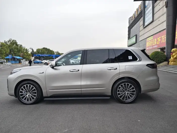 Geely M9 2025 Model 230km 2WD Tiggo Edition