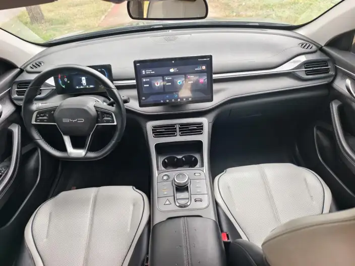 BYD Destroyer 05 2024 Model Honor Edition DM-i 55KM Luxury Model – фото 8