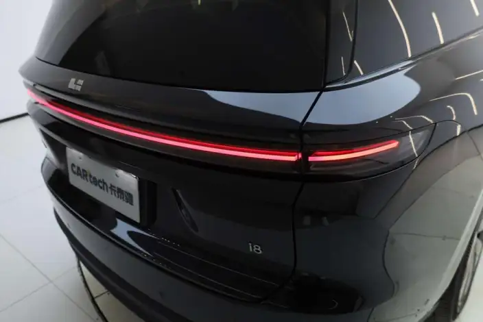 Li Auto i8 2025 Model Standard Edition – фото 9