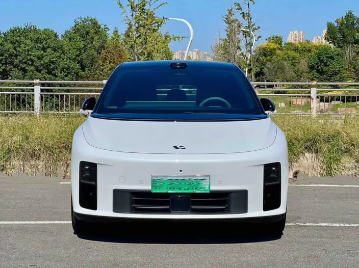 Li Auto i6 2025 Model 2WD Standard Edition