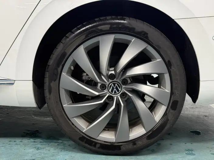 Volkswagen CC 2024 Model 380TSI Eye-catching version – фото 9