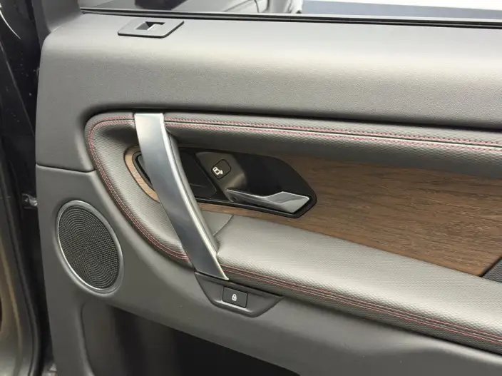 Land Rover Discovery Sport 2022 Model 249PS R-Dynamic SE Performance Technology Edition 5 seat – фото 10