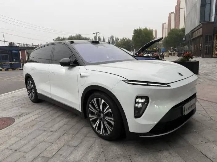 NIO ES8 2024 Model 75kWh