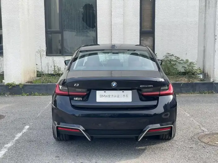 BMW i3 2025 Model eDrive40L Night Edition Sports Set – фото 4