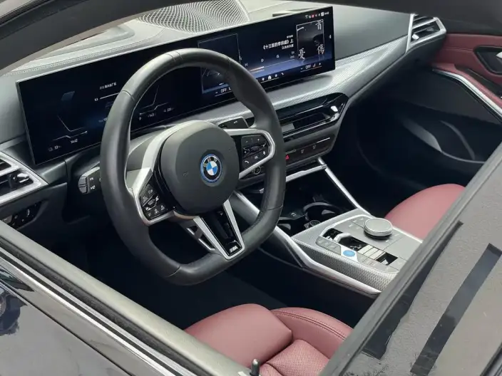 BMW i3 2025 Model eDrive40L Night Edition Sports Set – фото 10