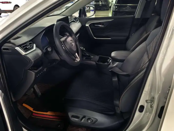 Toyota RAV4 2024 Model 2.0L CVT 2WD Urban Edition – фото 8