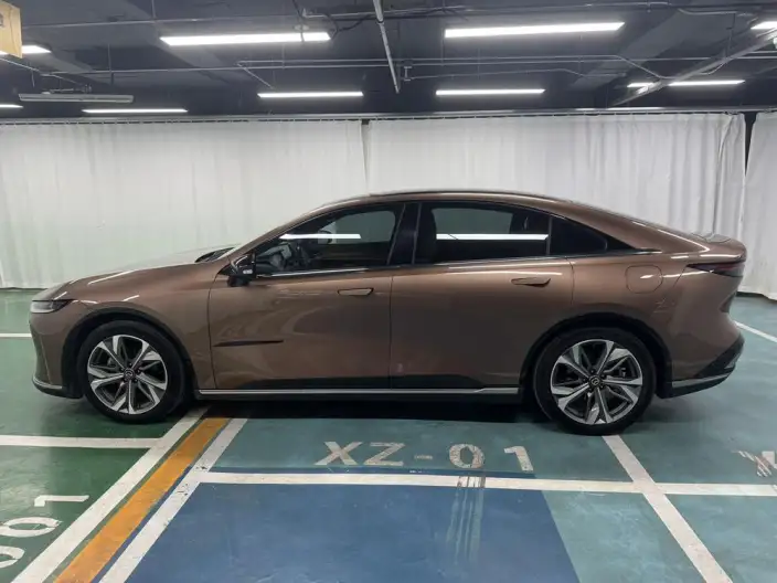 **Mazda EZ-6** 2024 Model Extended Range 200 Zhizun Edition