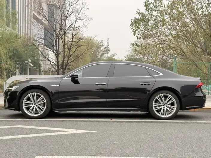 Audi A7 L 2024 Model 45 TFSI quattro Luxury Model