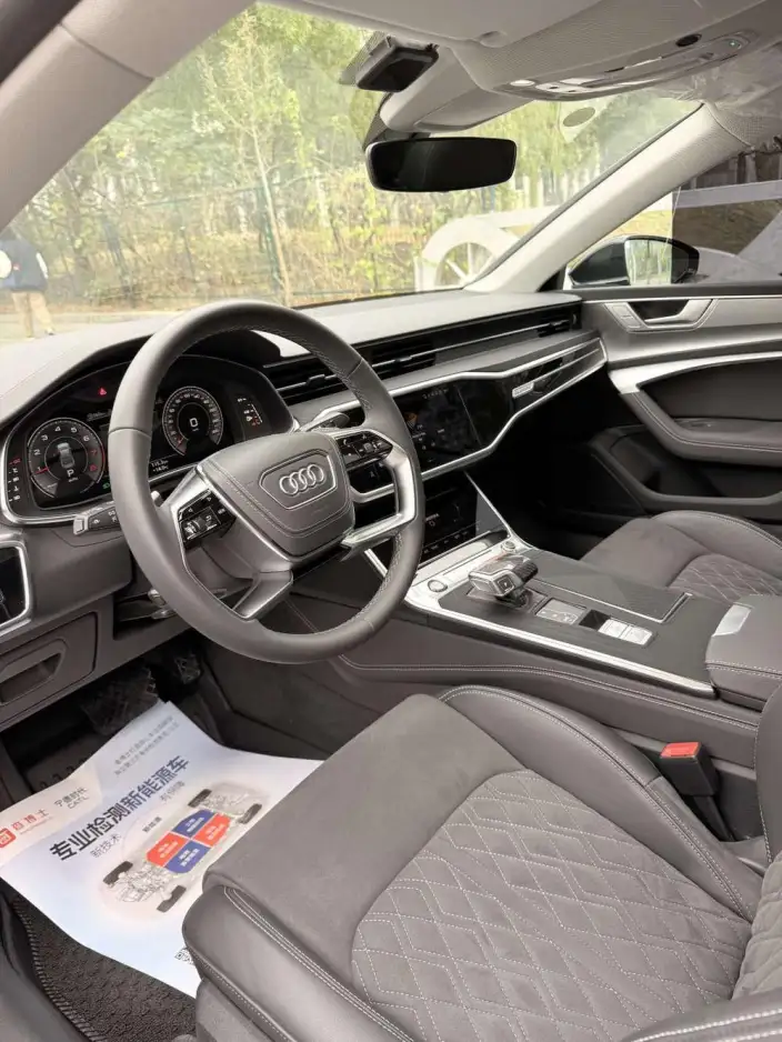 Audi A7 L 2024 Model 45 TFSI quattro Luxury Model – фото 9