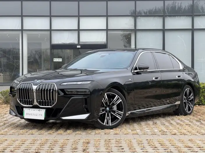 BMW i7 2023 Model eDrive50L Exclusive Model Luxury Set – фото 1