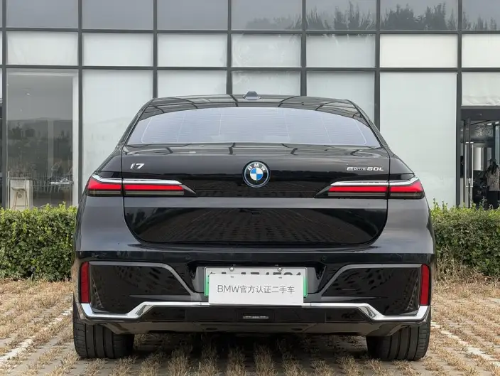 BMW i7 2023 Model eDrive50L Exclusive Model Luxury Set – фото 4