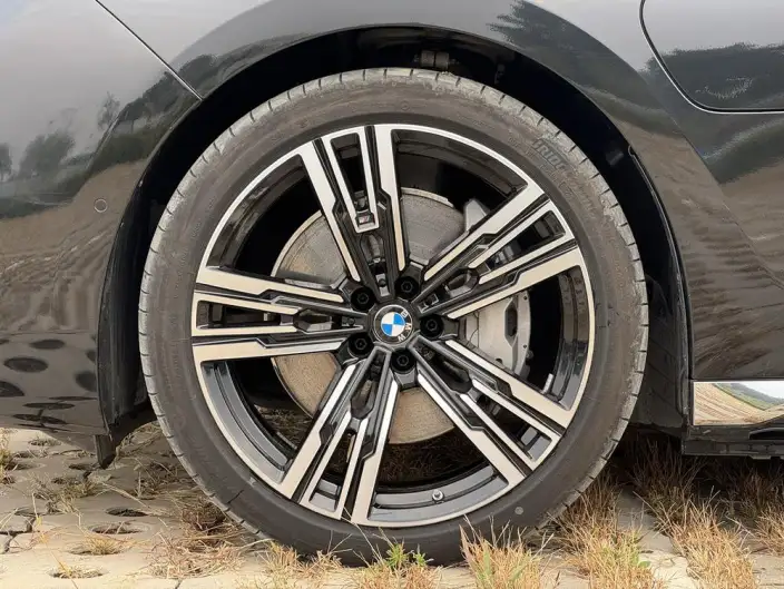 BMW i7 2023 Model eDrive50L Exclusive Model Luxury Set – фото 10