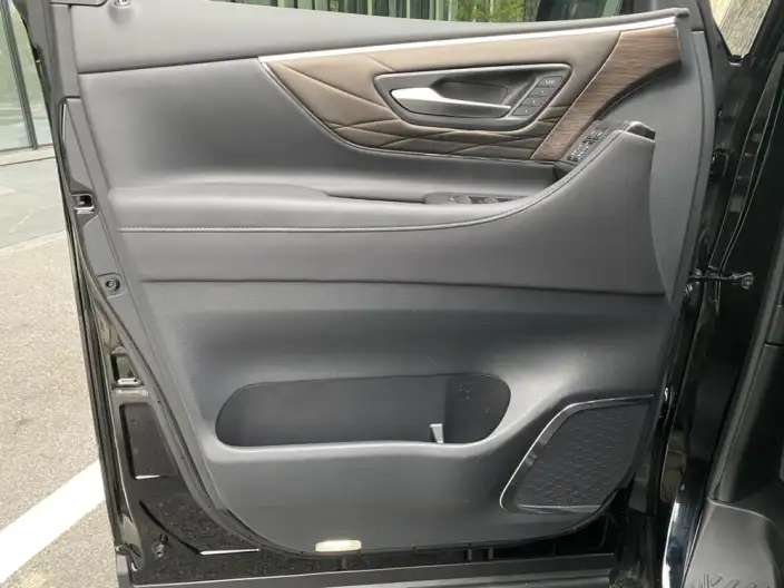 Vellfire 2023 Model Toyota Crown 2.5L Intelligent Hybrid 4WD Supreme Edition – фото 8