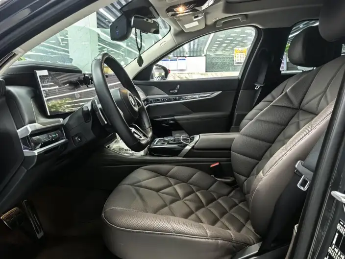 BMW 7 Series 2023 Model 735Li M Sports Set – фото 9