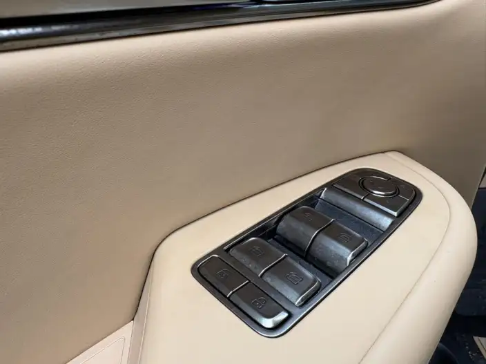 HONGQI HQ9 PHEV 2026 Model 4WD Deluxe Edition – фото 9