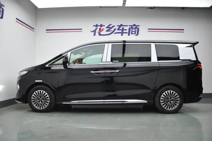 HONGQI HQ9 PHEV 2026 Model 4WD Deluxe Edition